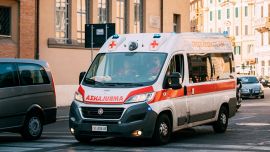 Scoppia airbag nel tamponamento: morto neonato, era nell'ovetto