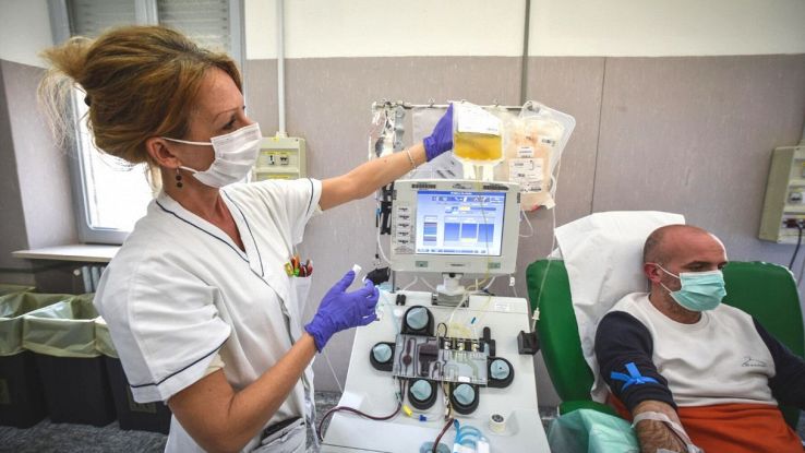 Coronavirus, come funziona l'ospedale Cotugno "modello" in Europa