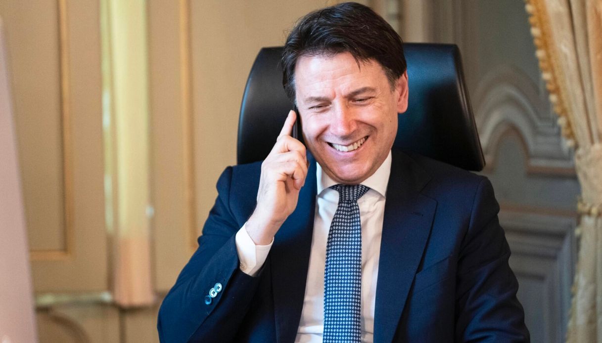 Festa della Mamma: gli auguri dei politici, da Conte a Berlusconi