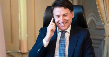 Festa della Mamma: gli auguri dei politici, da Conte a Berlusconi