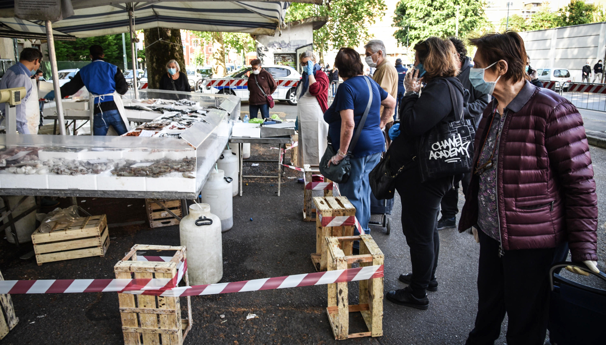 Milano, riaprono i mercati