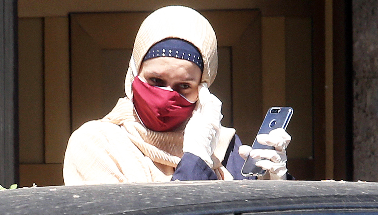 Quarantena finita, Silvia Romano va in un centro estetico