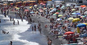 Genova, domenica da bollino rosso spiagge prese d'assalto
