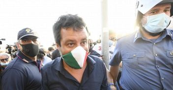 Mondragone, Salvini contestato: la sua reazione. Lite con Saviano