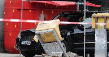 Germania: auto sulla folla a Berlino, 7 feriti