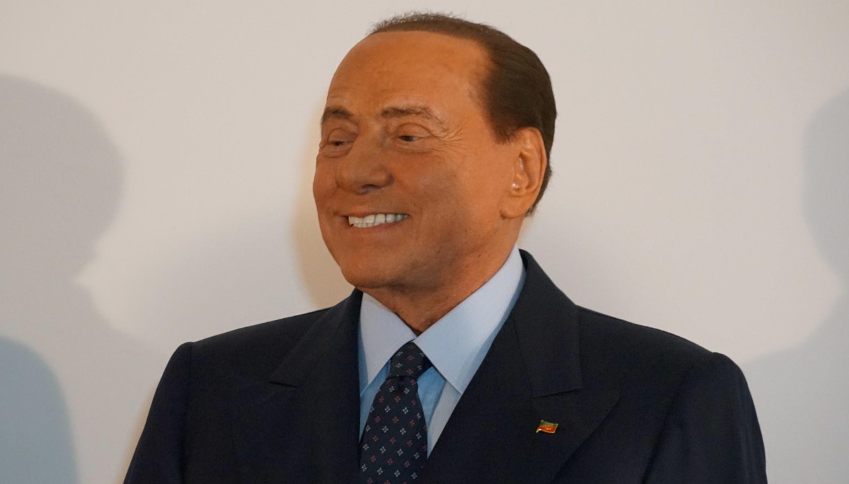 Berlusconi: separazioni, prestiti e aiuti