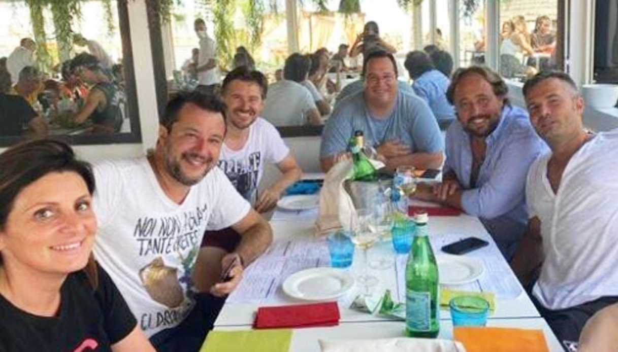 Salvini torna al Papeete un anno dopo