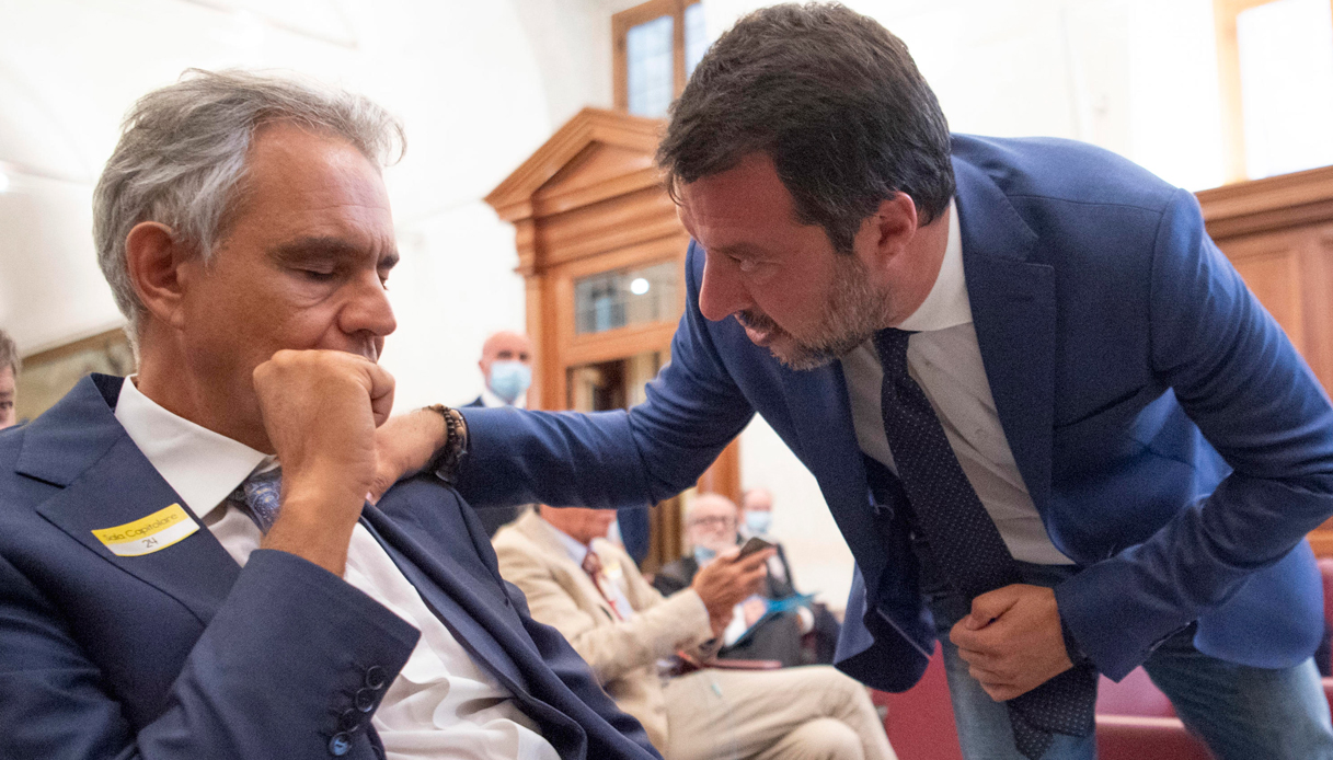 Salvini al convegno Covid senza mascherina