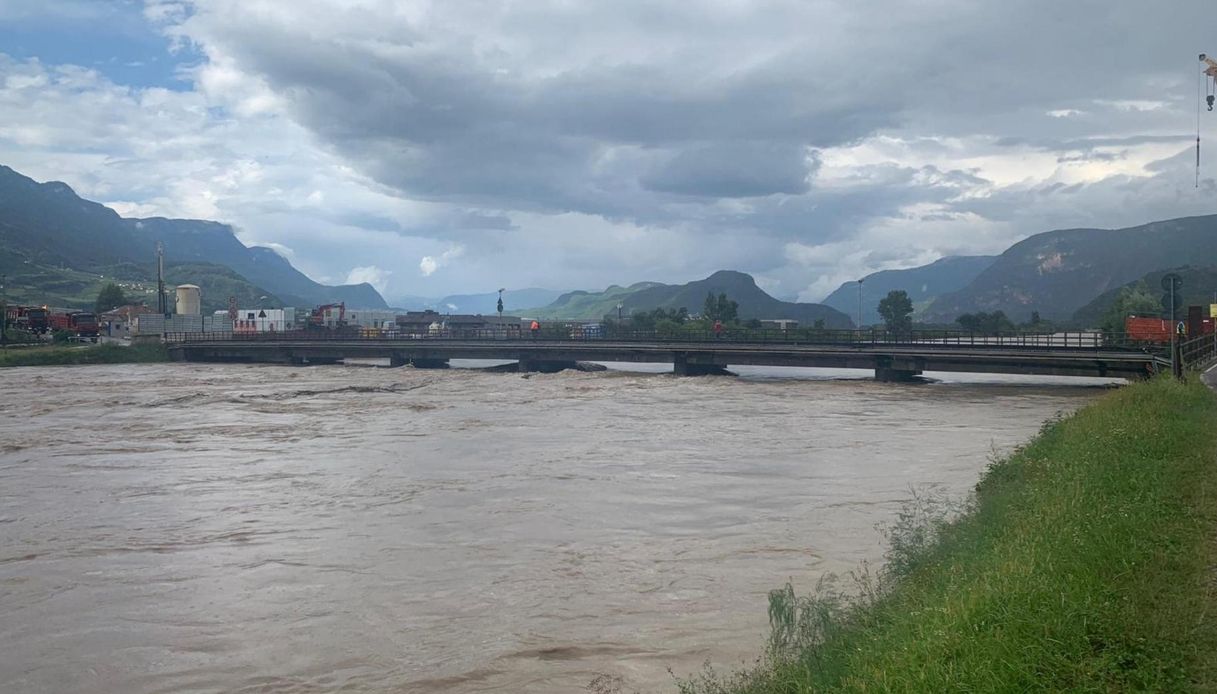 Maltempo, esondati Isarco e Adige: chiusa Autobrennero