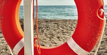 San Benedetto del Tronto, cadavere di ragazza in mare: è giallo