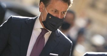 Conte: 'Avanti col programma, a dicembre riforma del fisco'