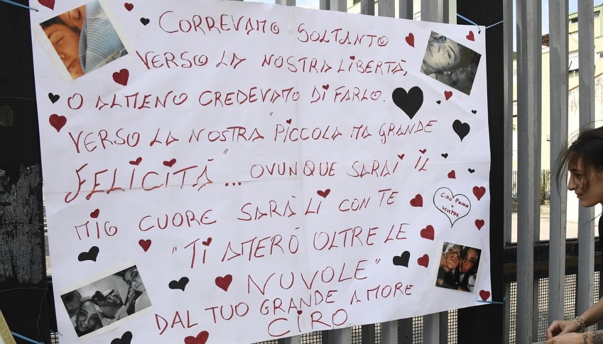 Maria Paola, funerali a Caivano: l'ultimo saluto di Ciro