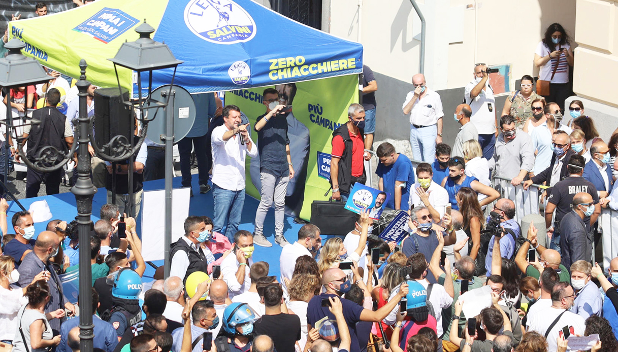 Salvini contestato a Torre del Greco
