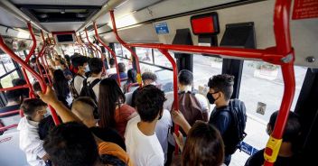 Allarme trasporto locale 'Sotto l'80% caos alle fermate'