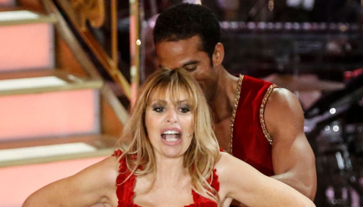Alessandra Mussolini cade a 