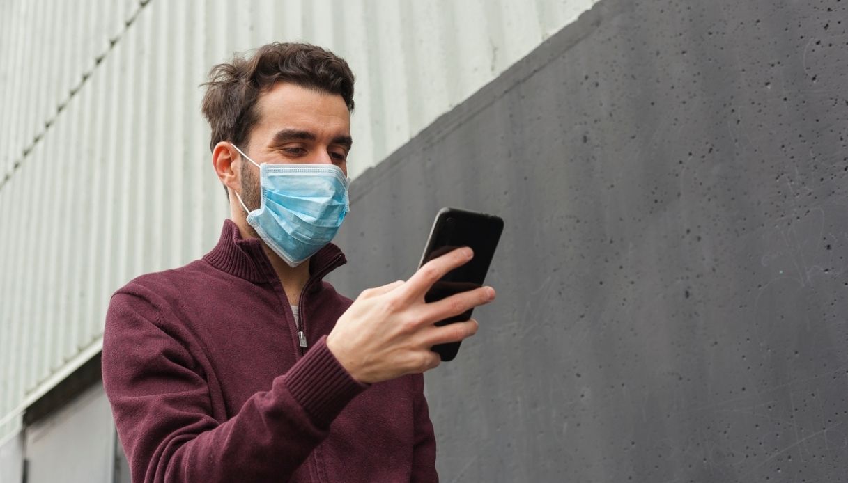 Coronavirus, nascondigli preferiti: dai telefonini alle banconote Coronavirus, nascondigli e regole: dai telefonini alle banconote