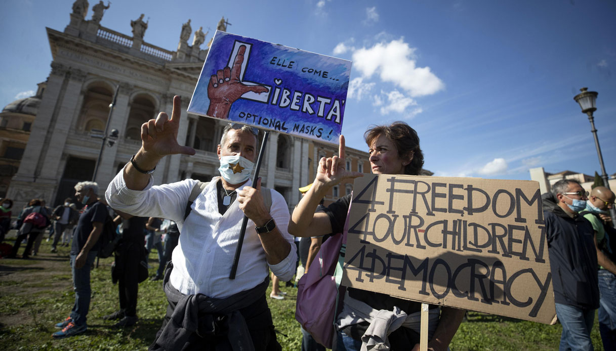 Roma, Marcia della Liberazione, no-mask: "Non siamo negazionisti"