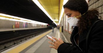 Mascherine, nuova scoperta sull'aria che respiriamo: cosa cambia
