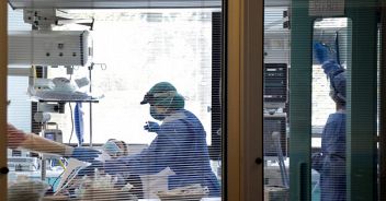 Speranza: 'Curva terrificante Ci sono 48 ore per la stretta'