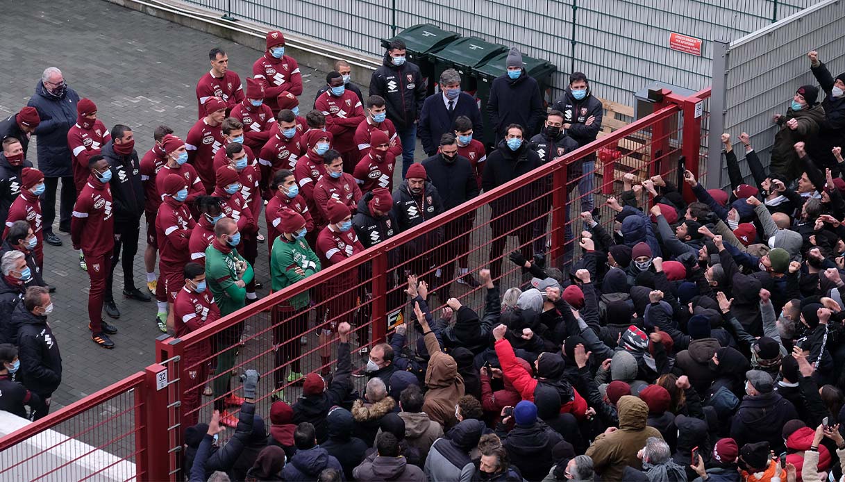 torino assembramento tifosi