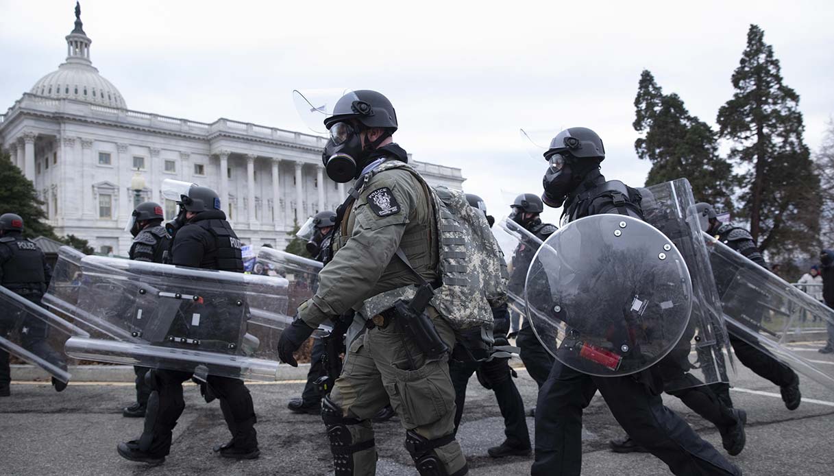 Usa, attacco al Parlamento: almeno un ferito, episodi di violenza