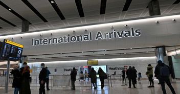 Gb, nuovo piano anti Covid obbligo di quarantena in hotel
