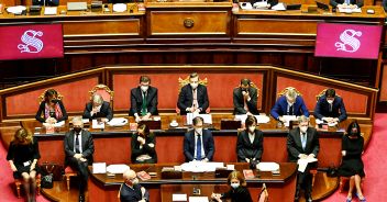 draghi-senato-conte-applausi