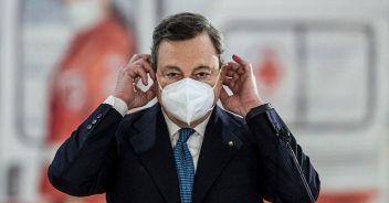 Draghi, la decisione su AstraZeneca