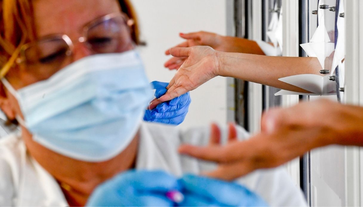 Covid, immunità di gregge "probabilmente impossibile": i 5 motivi