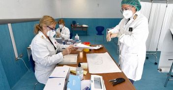 Piano vaccini, 80% vaccinati entro settembre