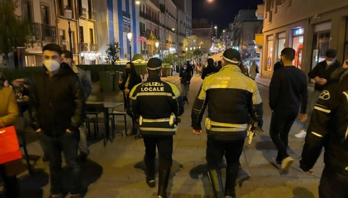 Sardegna, prima serata in zona bianca: ristoranti pieni
