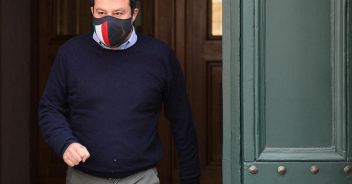 Salvini: da maggio riaperture anche per i locali al chiuso