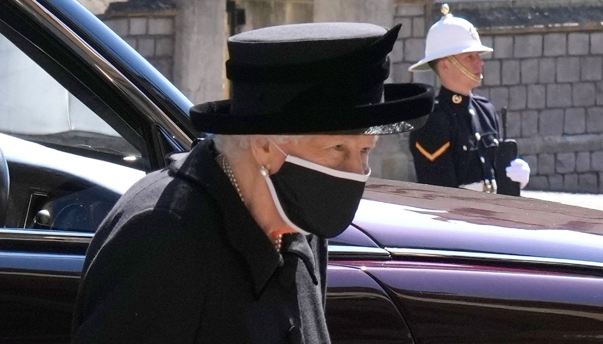 La solitudine della regina Elisabetta