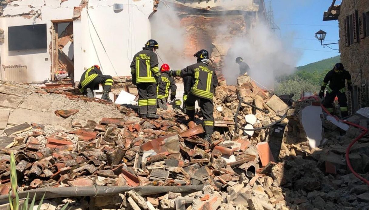 Greve in Chianti, esplode palazzina: un morto. Ci sono dispersi
