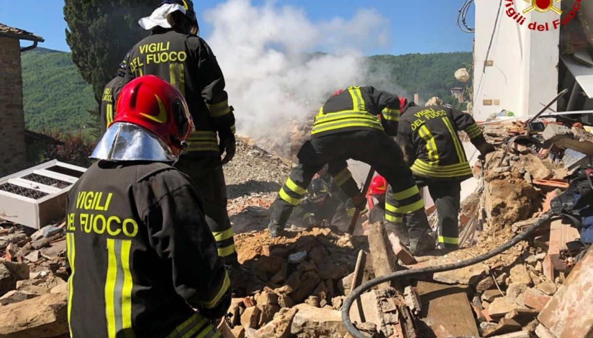 Greve in Chianti, esplode palazzina: un morto. Ci sono dispersi