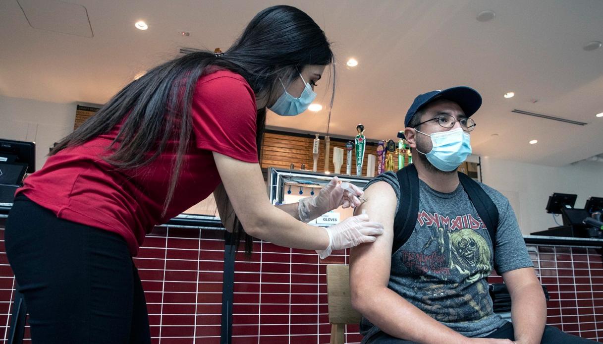 Vaccini, come procede la campagna a livello globale.