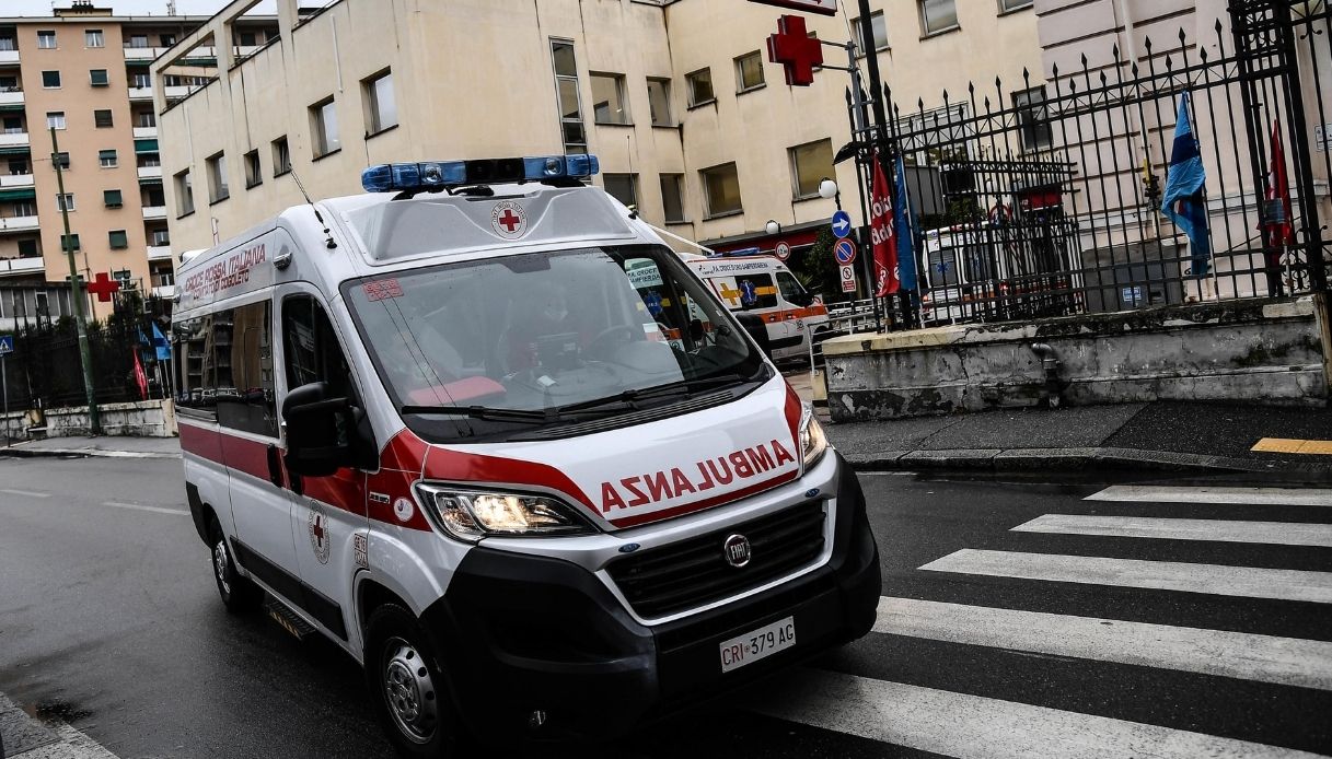 Due Incidenti Mortali Nella Notte, Morti Tre Giovani In Auto E Scooter