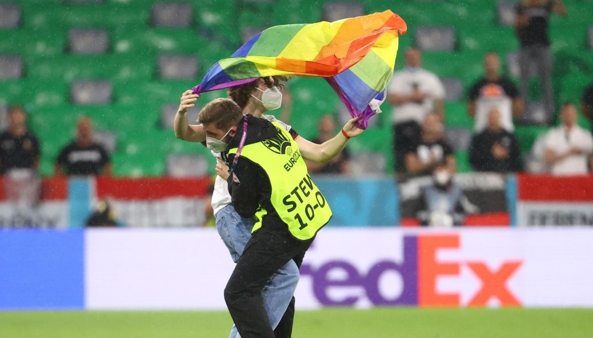Germania-Inghilterra: il caso stadio "arcobaleno"