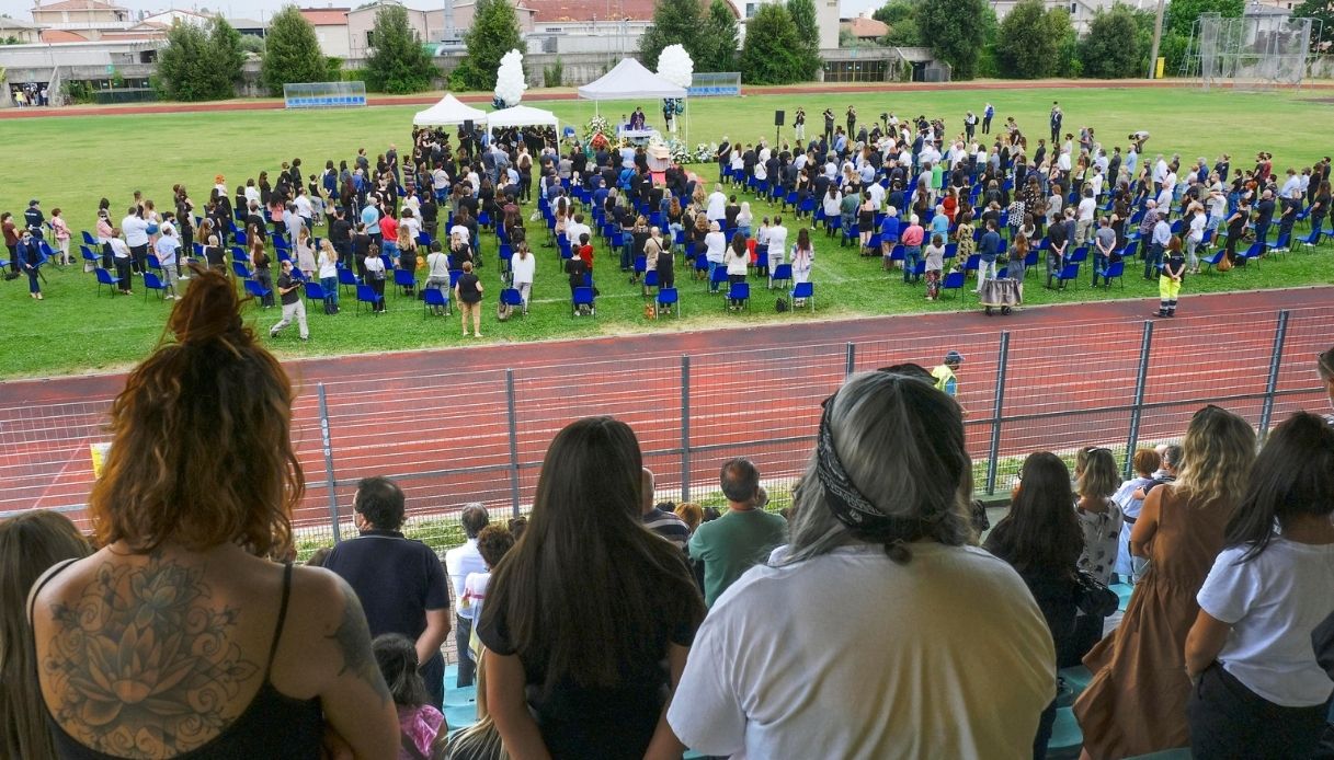 Michele Merlo, folla ai funerali: presenti anche Salvini e Meloni