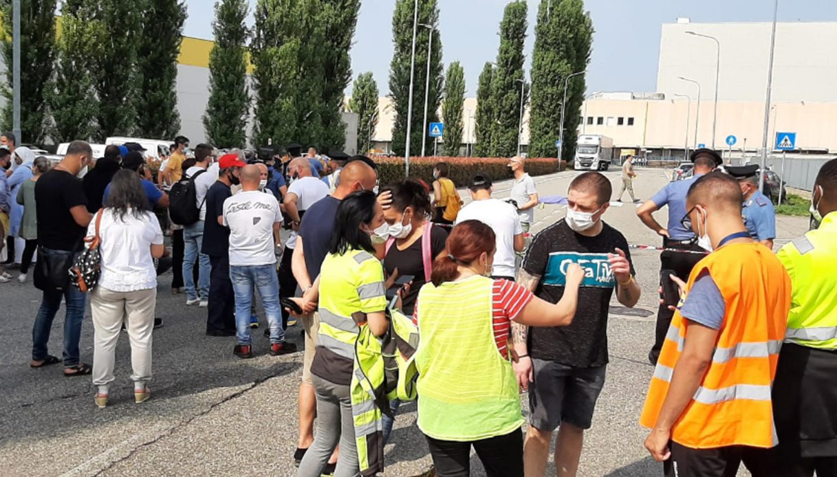Sindacalista travolto e ucciso in una manifestazione da un camion: la ricostruzione