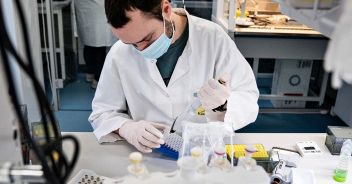 Vaccino e trombosi, cosa dicono le autopsie: lo studio italiano