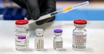 Covid, vaccino unico contro virus e influenza: quando arriva