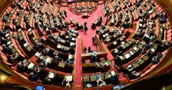 Riforme: sì definitivo  del Senato al voto dei 18enni