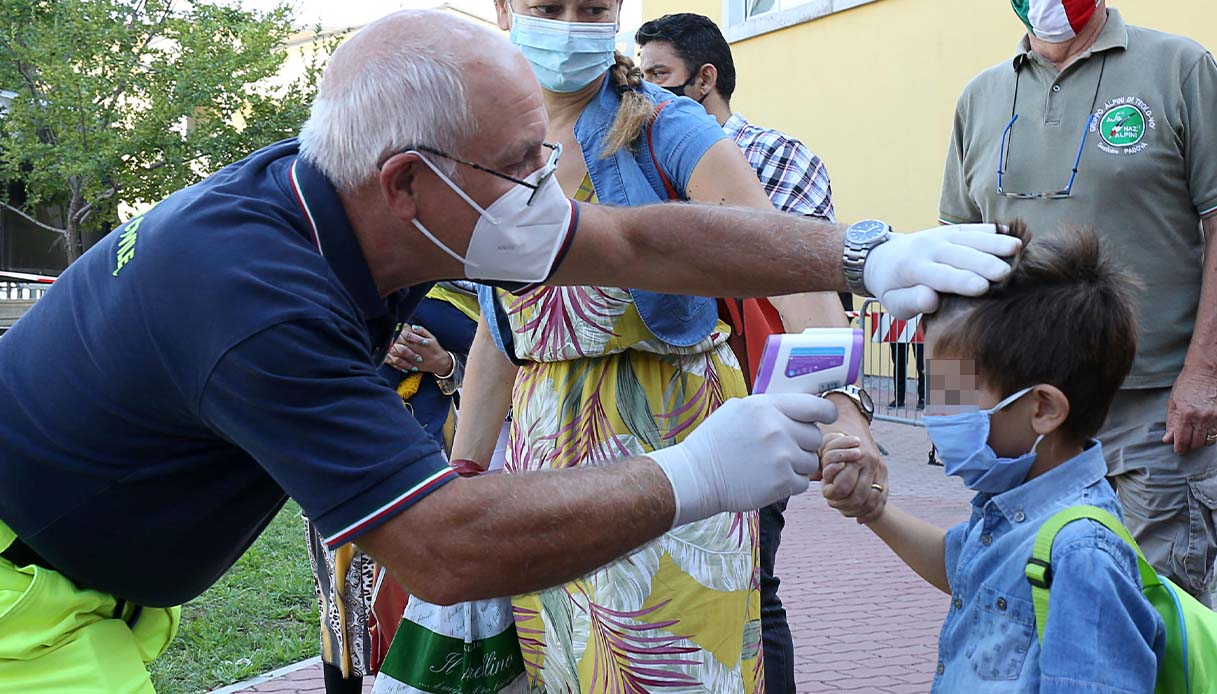 Covid, giusto fare il vaccino ai bambini? Il parere degli esperti