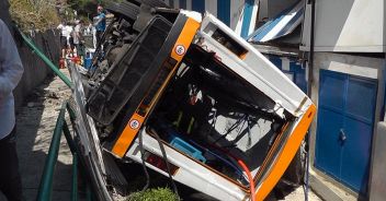 Capri, bus precipitato: i risultati dell'autopsia sull'autista