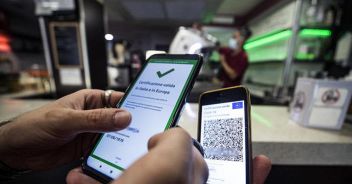 Il Cts dà l'ok al prolungamento del Green pass a 12 mesi