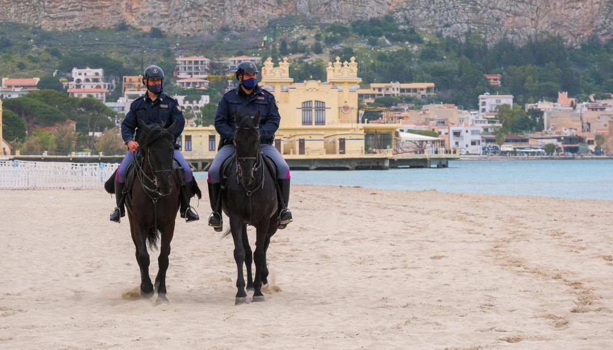 Mascherine, spiagge e falò: le regole per Ferragosto in Sicilia