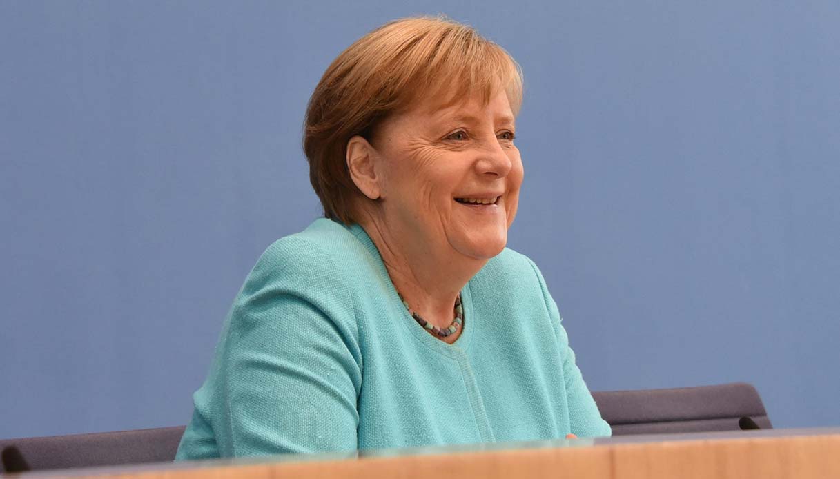 Sondaggi, chi sono i leader europei più apprezzati: Merkel e Draghi