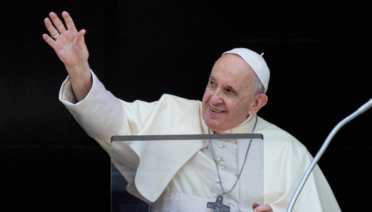 Papa Francesco: ipotesi dimissioni, retroscena su operazione. Come sta |  VirgilioNotizie
