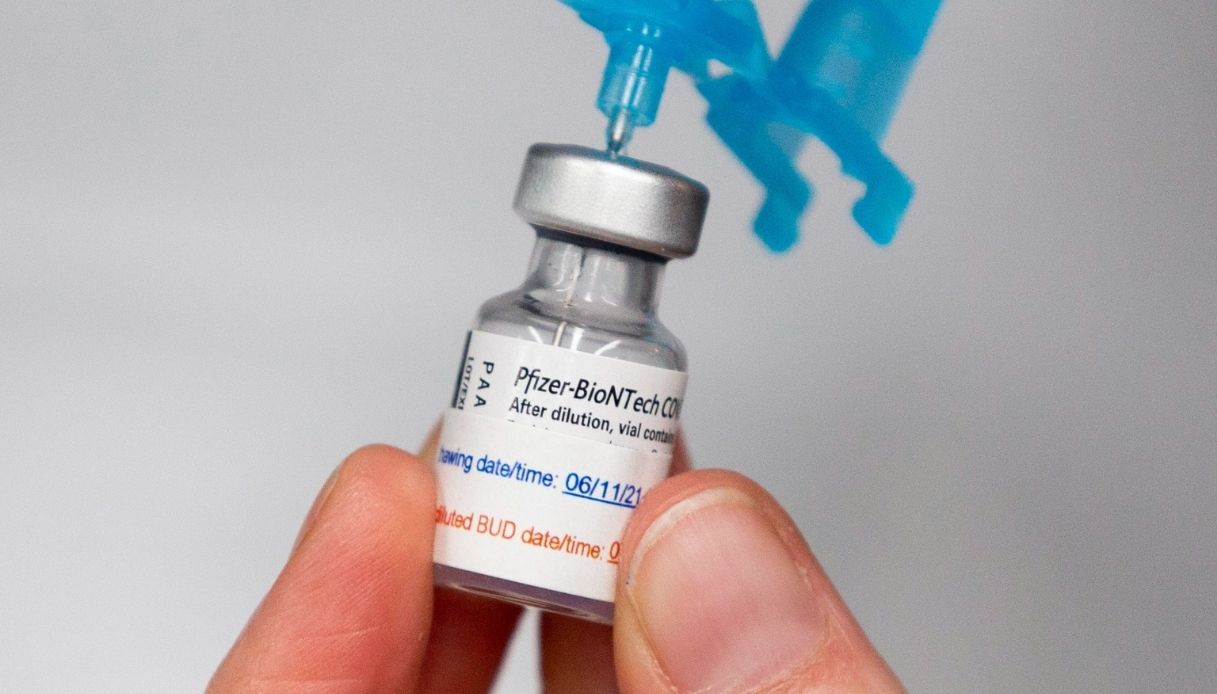 Terza dose vaccino Covid, la previsione dell'Iss: quando e a chi - Vimarsana News